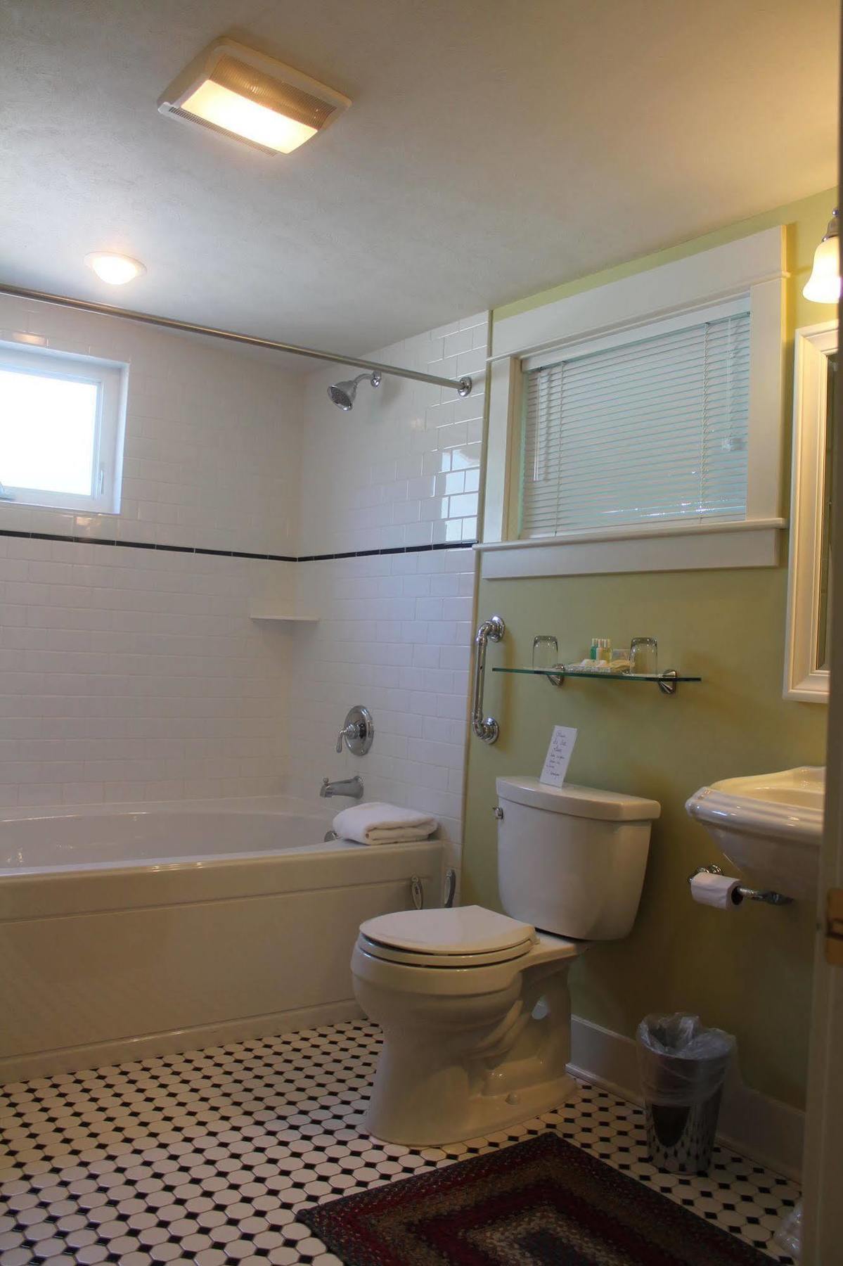 Captain'S Cottage Suites Grand Haven Bagian luar foto