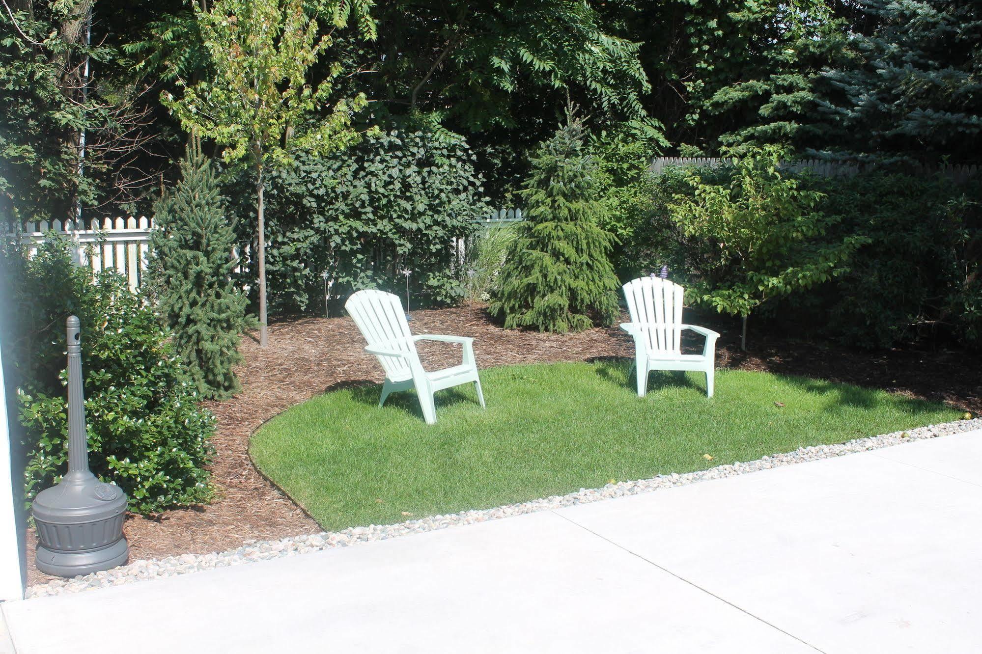 Captain'S Cottage Suites Grand Haven Bagian luar foto